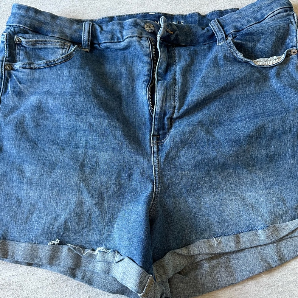 EUC SIZE 20 AE CURVY Hi Rise Shorts